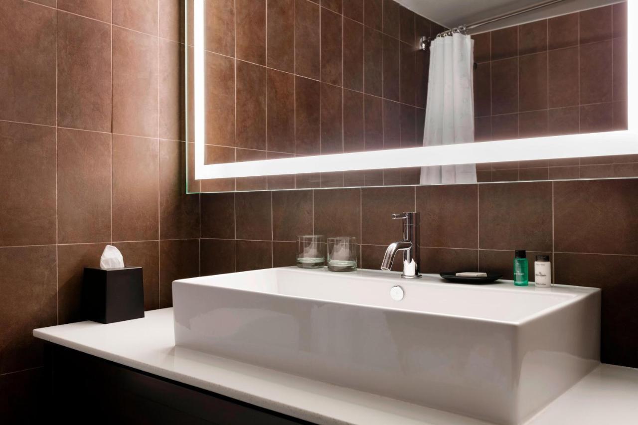 Sheraton Charlotte Hotel Ngoại thất bức ảnh