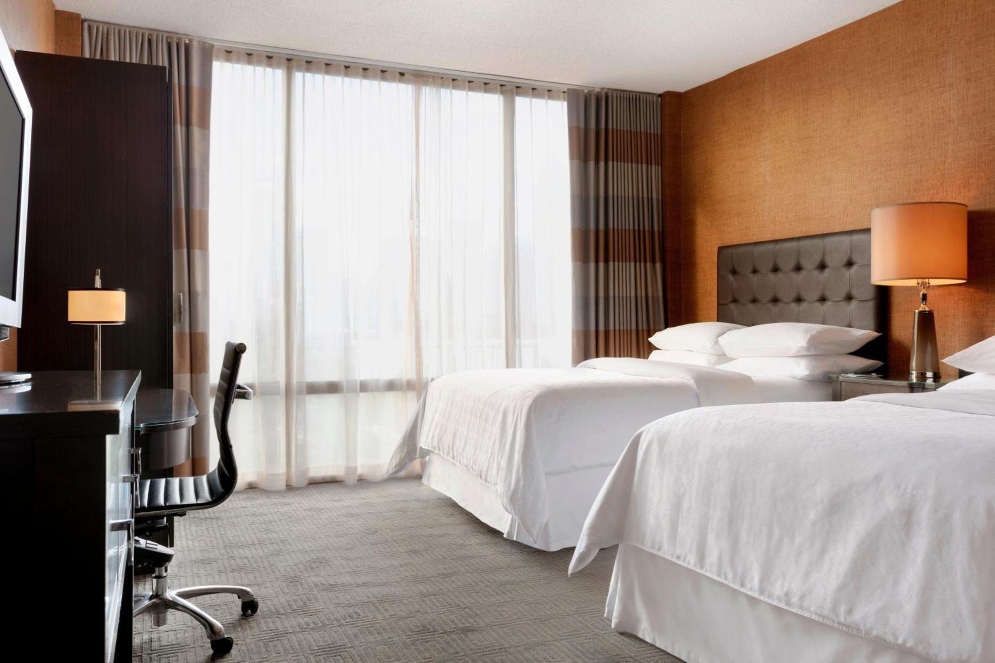 Sheraton Charlotte Hotel Ngoại thất bức ảnh