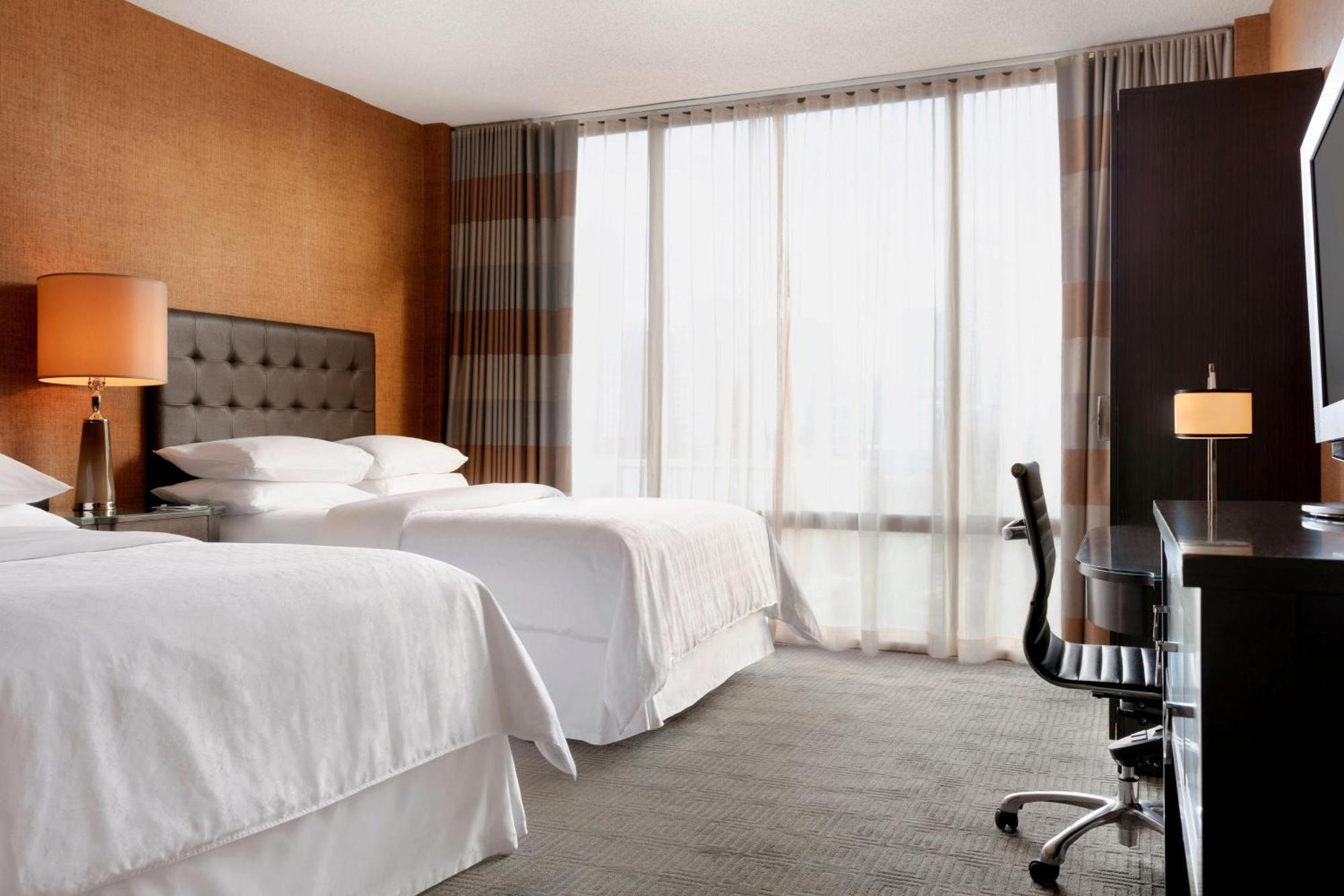 Sheraton Charlotte Hotel Ngoại thất bức ảnh